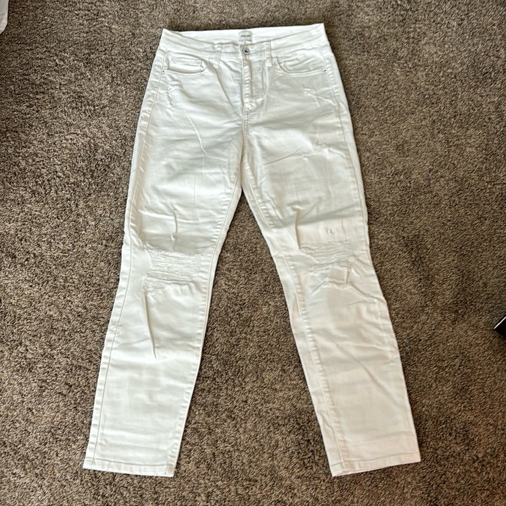 Women’s white jeans size 27